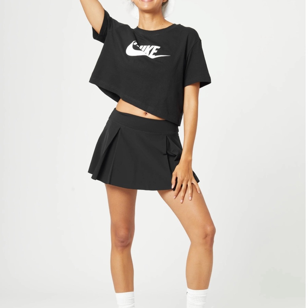 Nike Women’s Core Club Skirt